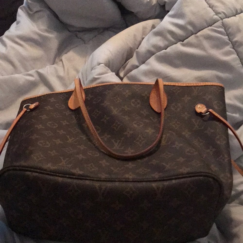 Aunthentic Louis Vuitton Never Full Tote